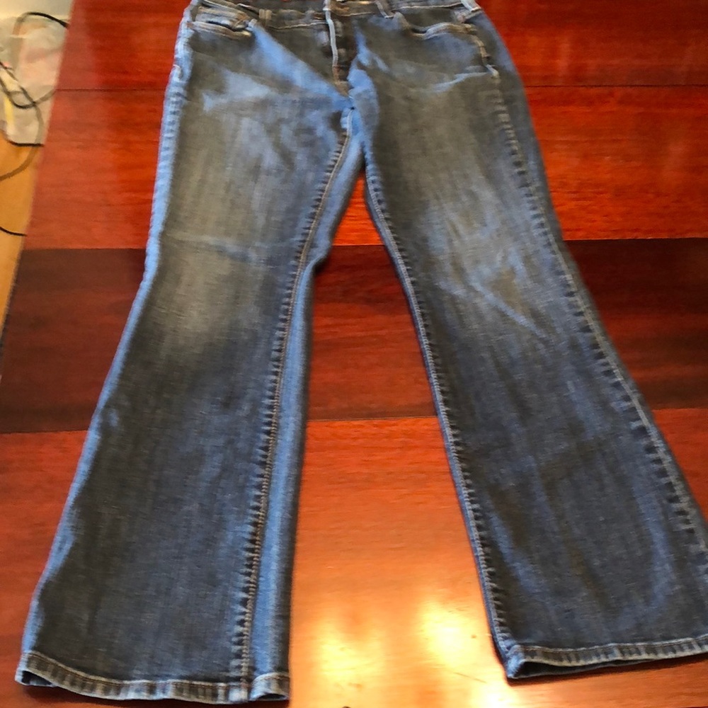 Levi’s 515 boot cut. 32 inch inseam. size 12 long
